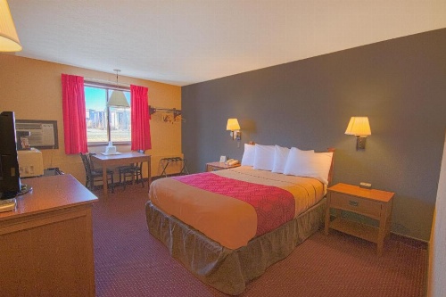 Love Hotels Junction City KS Near Fort Riley By OYO image 1