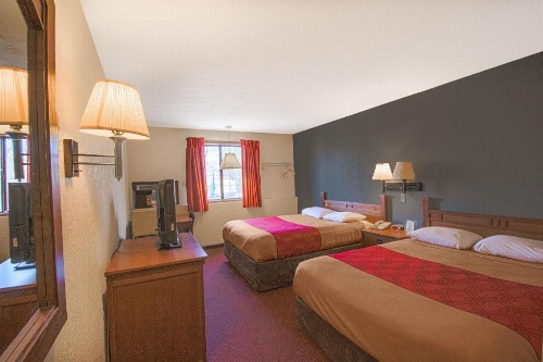 Love Hotels Junction City KS Near Fort Riley By OYO image 20