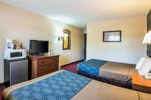 Love Hotels Junction City KS Near Fort Riley By OYO image 25