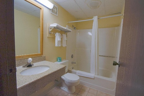 Love Hotels Junction City KS Near Fort Riley By OYO image 26