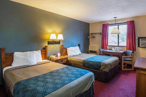 Love Hotels Junction City KS Near Fort Riley By OYO image 27