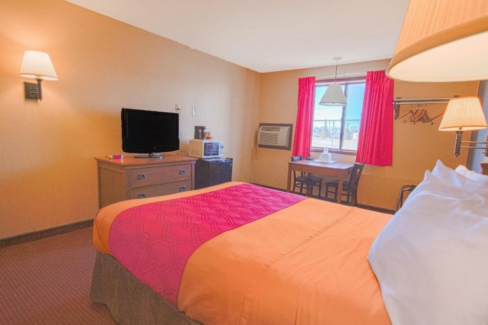 Love Hotels Junction City KS Near Fort Riley By OYO Main image