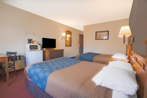 Love Hotels Junction City KS Near Fort Riley By OYO image 31