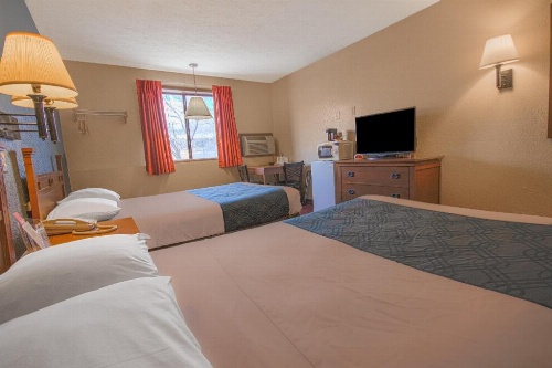 Love Hotels Junction City KS Near Fort Riley By OYO image 32