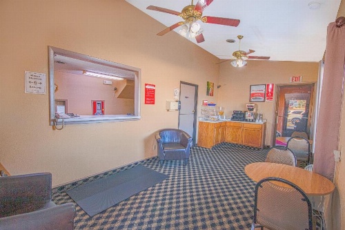 Love Hotels Junction City KS Near Fort Riley By OYO image 37