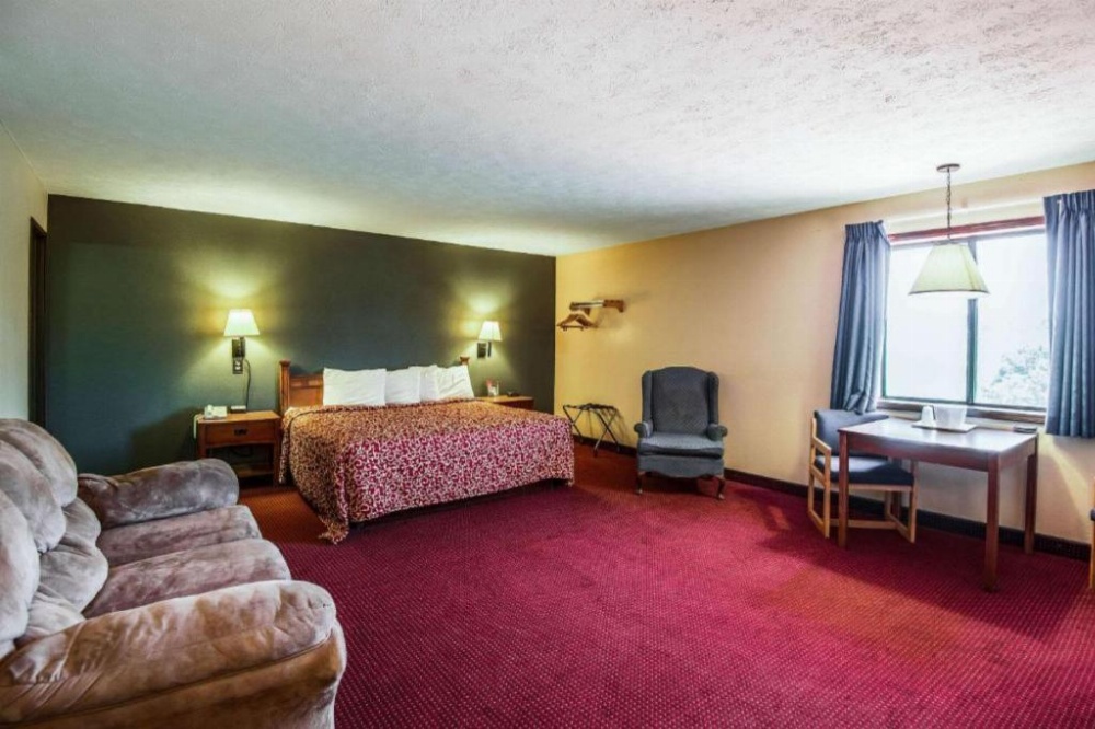 Love Hotels Junction City KS Near Fort Riley By OYO