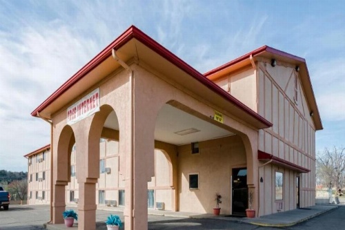 Love Hotels Junction City KS Near Fort Riley By OYO image 47